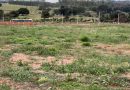 Jovem Casal de Santa Fé do Sul Adota Vida Nômade em Terreno Nobre.