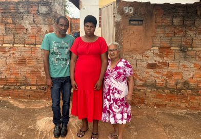Comoção em Santa Fé do Sul: Retirada de Menina de 12 Anos de Família com Deficiências Gera Indignação Popular.