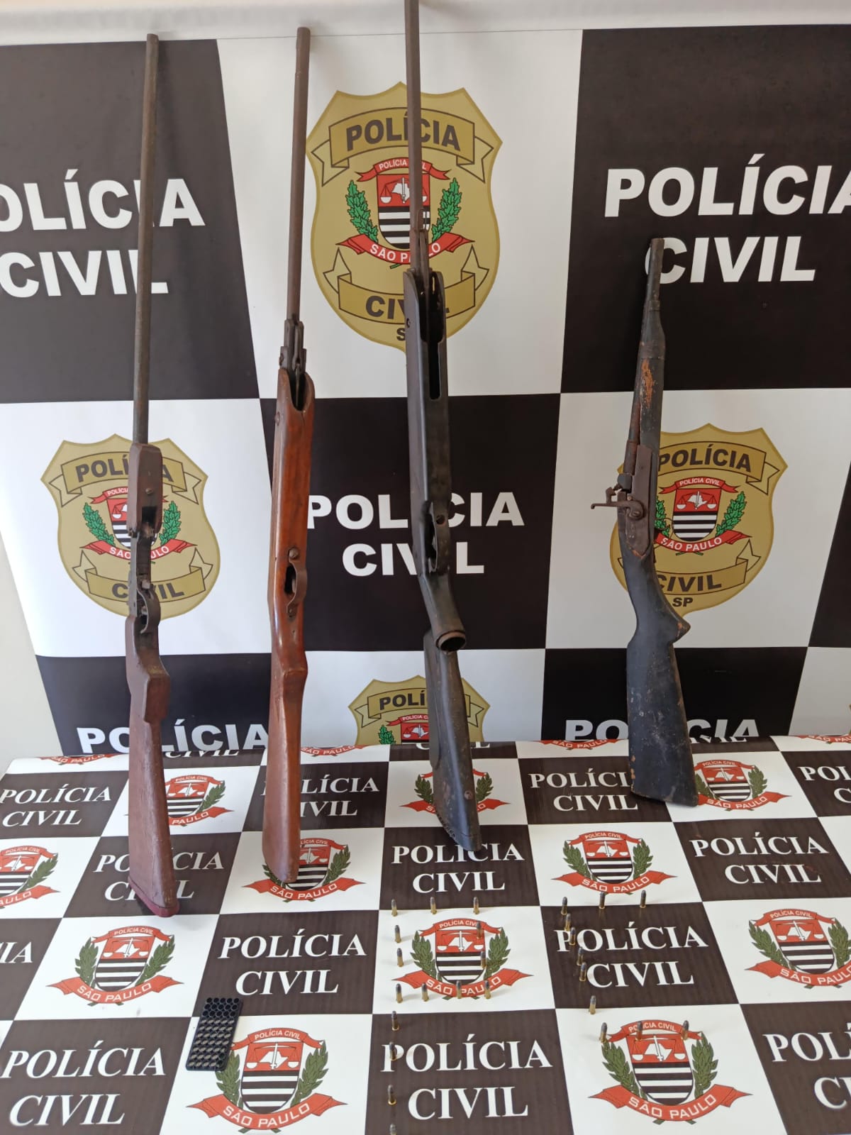 MORADOR DE SANTA CLARA DO OESTE, ENCRENCADO COM ARMAS