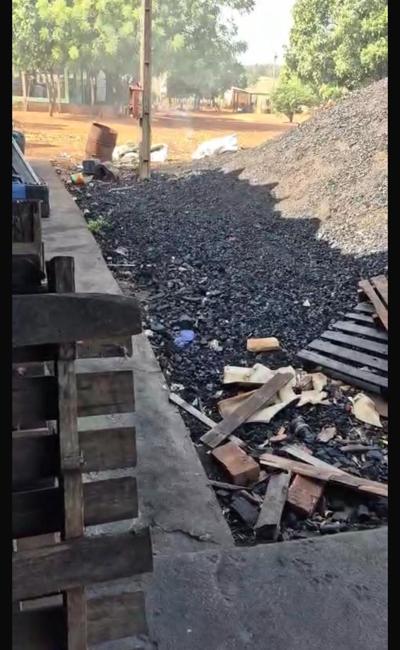 eparação de proprietários de carvoaria gera conflito entre vizinhos em Santa Fé do Sul